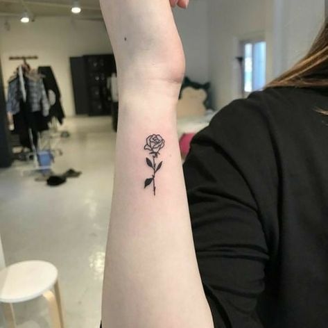 @AranzaDrive ❁ Wrist Tatoo, A Rose Tattoo, Small Rose Tattoo, Tattoo Wrist, Tattoo Trend, Shape Tattoo, Wrist Tattoos For Guys, Meaningful Tattoos For Women, Small Meaningful Tattoos