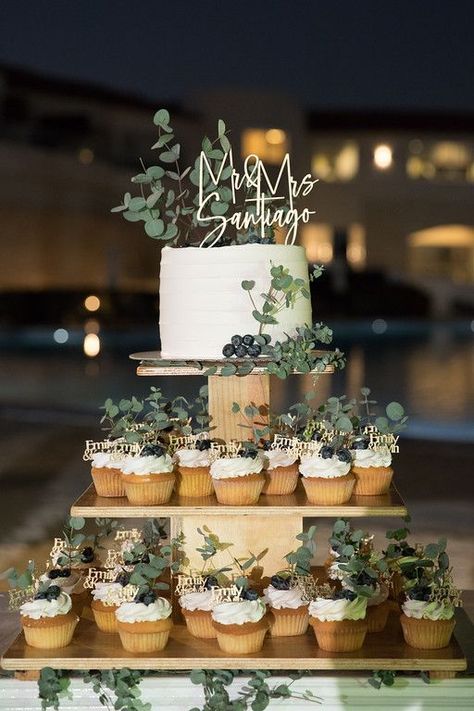 Wedding Cake Cupcakes, Green Themed Wedding, Cake And Cupcakes, Wedding Dessert Table, Wedding Cakes With Cupcakes, Cake Cupcakes, Mom Wedding, Wedding Theme Colors, Future Wedding Plans