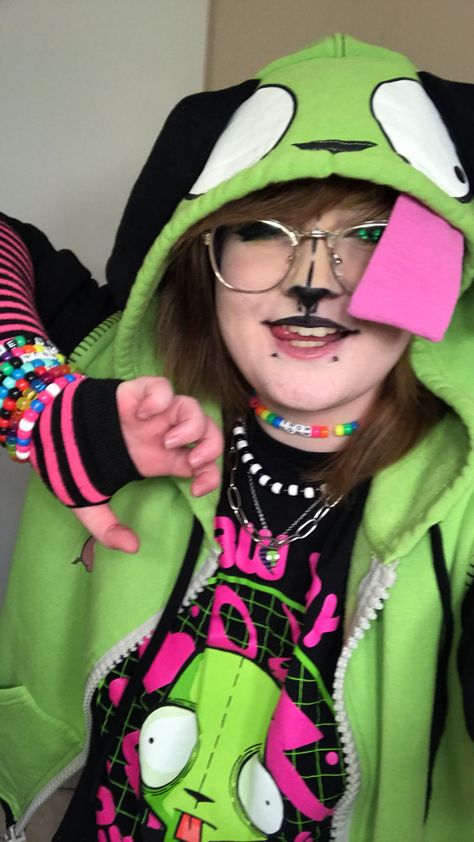 Gir Invader Zim Makeup, Gir Invader Zim Cosplay, Gir Halloween Costume, Gir Outfit Invader Zim, Gir Invader Zim Outfits, Invader Zim Gir Cosplay, Invader Zim Scene Outfit, Gir Hoodie Outfit, Gir As A Human