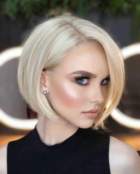 Chin-Length Rounded Blonde Bob Rounded Bob, Bob Lung, Kort Bob, Κούρεμα Bob, Chin Length Haircuts, Short Blonde Bobs, Blonde Bob Hairstyles, Chin Length, Short Blonde Haircuts