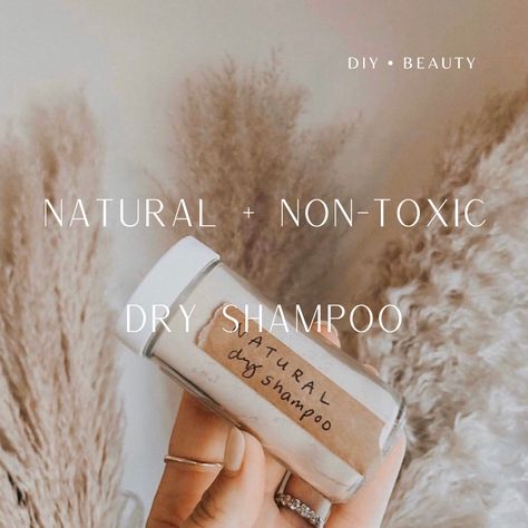 Non Toxic Dry Shampoo, Shampoo Diy, Homemade Dry Shampoo, Natural Dry Shampoo, Dry Natural Hair, Diy Dry Shampoo, Diy Shampoo, My Daily Life, Dry Shampoo Hairstyles