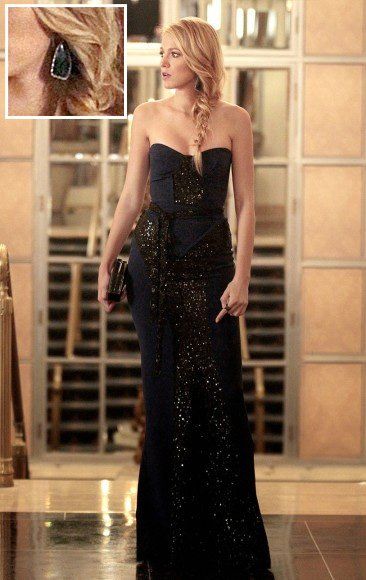 Serena’s sequin bustier gown on Gossip Girl season 6.  Outfit Details: https://wornontv.net/6269/ #GossipGirl Gossip Girl Season 6, Gossip Girl Dresses, Mode Gossip Girl, Sequin Bustier, Gossip Girl Serena, Bustier Gown, Bright Blue Dresses, Serena Dress, Stile Blair Waldorf