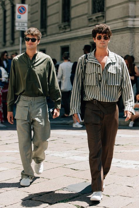 The Best Street Style from Milan Fashion Week Men's Photos | GQ #streetfashiontrends Milan Fashion Week Men, Milan Men's Fashion Week, Big Men Fashion, Fashion 90s, Best Mens Fashion, Mens Fashion Urban, Mens Fashion Week, Jake Gyllenhaal, Mens Fashion Classy