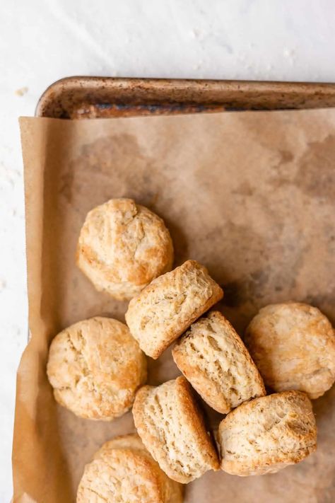 Use up some of that sourdough starter discard in these buttery, flaky, delicious sourdough biscuits! Packed with flavor from your tangy sourdough starter, these ultimate flaky buttermilk biscuits are the best you'll ever have. Buttermilk Bisquits, Buttermilk Sourdough, Discard Biscuits, Beef Biryani Recipe, Flaky Buttermilk Biscuits, Sourdough Starter Discard, Beef Biryani, Sourdough Biscuits, Biscuits From Scratch