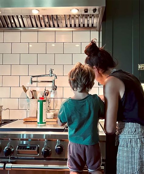 Mini Reni, Joanna Gaines Instagram, Gaines Kitchen, Fixer Upper Welcome Home, Joanna Gaines House, Magnolia Press, Silos Baking Co, Magnolia Kitchen, Joanna Gaines Farmhouse