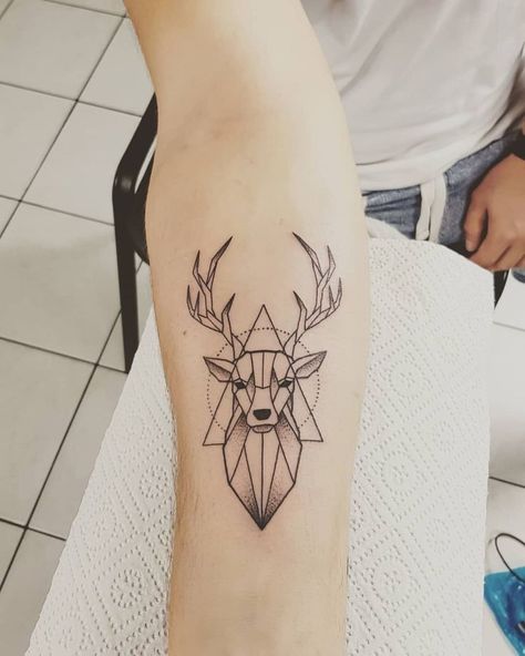 Antler Tattoos, Deer Head Tattoo, Deer Tattoo Designs, Stag Tattoo, Tatuagem Masculina Pequena, Geometric Tattoo Arm, Deer Tattoo, Meaningful Tattoos For Women, Wrist Tattoos For Women