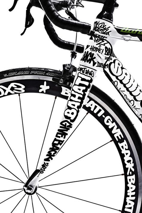 White Bicycle, Bicycle Paint Job, Paint Bike, Bike Illustration, Bicycle Painting, Fixed Bike, Urban Bike, Fixie Bike, Custom Bicycle