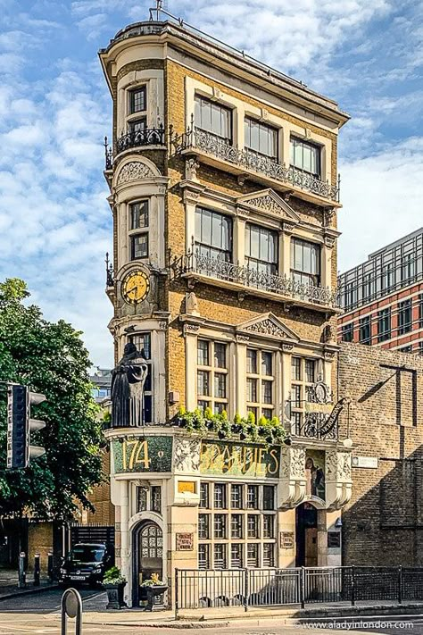 Blackfriar Pub, London London Walking Tours, Great Fire Of London, British Pub, Walks In London, London History, London Architecture, London Pubs, Old London, London Calling