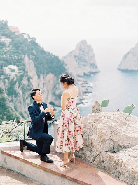 Wedding Proposal in Capri with a boat engagement session | Capri Engagement Capri Engagement Photos, Capri Proposal, Amalfi Coast Proposal, Italy Proposal, Lake Como Proposal, Wedding Capri Italy, Aquarium Proposal Engagement, Boat Wedding, Amalfi Coast Wedding