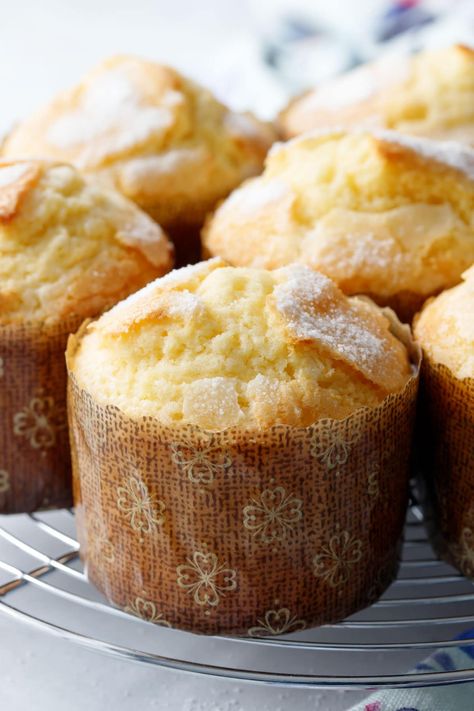 Rice Muffins Recipe, Portuguese Deserts, Arroz Recipe, Assorted Muffins, Rice Muffins, Portuguese Rice, Chinese Deserts, Portuguese Tarts, Portuguese Dessert Recipes