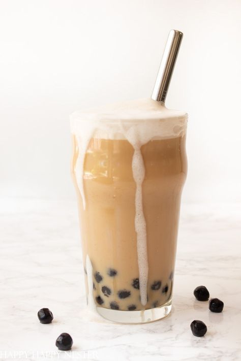 Boba tea is a creamy tea drink that originated from Taiwan. This recipe uses Almond creamer, so if you are lactose intolerant, then you'll enjoy this recipe. Chi Tea, Matcha Bubble Tea, Boba Tea Recipe, Bubble Tea Recipe, Iced Chai Latte, Milk Tea Recipes, Tea Drink Recipes, Homemade Bubbles, Bubble Tea Boba