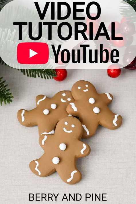 Three cute gingerbread man cookies on a linen background with text which reads video tutorial YouTube. Gingerbread Craft Ideas, Fake Gingerbread Cookies, Tiered Tray Crafts, Christmas Crafts Gingerbread, Faux Gingerbread Cookies, Diy Gingerbread Cookies, Faux Gingerbread, How To Make Gingerbread, Fake Food Props