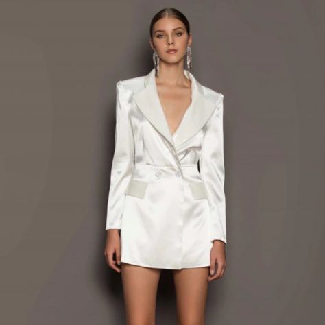 Absolutely Stunning, Ordered This But It Arrived Too Late For Me So Stunning. Like, So So So Stunning. Was Final Sale So Again. Perfect Condition. Brand New Out Of The Box. Fashion, But Make It Bridal. This Chic Blazer Dress Features Statement Sequin Detailing On The Pockets And Collar To Enhance This Ultra-Modern Wedding Look. An Alluring And Unique Alternative To Traditional Bridalwear, Perfect For A Civil Ceremony, Rehearsal Dinner, Elopement Or Any Occasion Where You Want To Elevate Your Bri White Statement Dress, Blazer Wedding Dress, Bridal Blazer, Bronx And Banco Dresses, Wedding Fits, Feather Gown, Wonderland Birthday, White Fits, Bronx And Banco