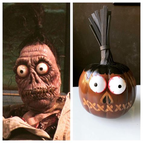 Shrunken Head #Beetlejuice Pumpkin DIY Sandworm Pumpkin, Bob Beetlejuice Pumpkin, Beetlejuice Diy Sandworm, 2024 Pumpkin Ideas, Beetlejuice Decorations Diy Crafts, Shrunken Head Pumpkin, Painting Pumpkins Beetlejuice, Beetlejuice Home Decor Diy, Sandworm Pumpkin Carving