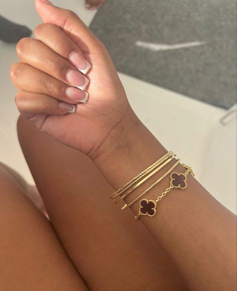 Black And Gold Van Cleef, Van Cleef Bracelet Black And Gold, Van Cleef Bracelet Black Women, Van Cleef Arpels Black Bracelet, Gold Bracelet Van Cleef, Gold Bracelet Stack Black Woman, Can Cleef Bracelet Stack, Gold Rings Aesthetic Black Women, Bracelet Stack Black Women