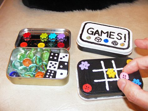 Altoids Game Tins including dice, marbles and button magnets for Tic-Tac-Toe. Tictac Box Diy, Tic Tac Box Crafts, Game Pieces Diy, Eco Friendly Crafts, Mint Tin Crafts, Christmas Shoebox, Altoids Tin, Altoid Tin, Altoids Tins