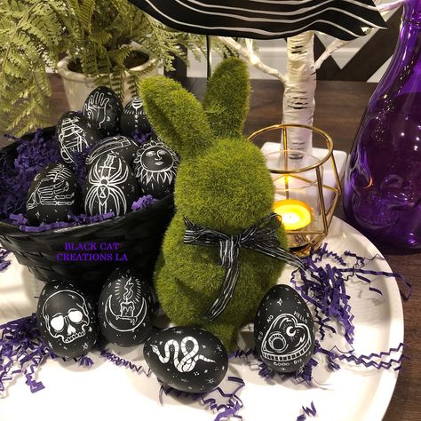 #happyeaster Have you ever made #goth #eastereggs for #gothiccrafts ? #BlackCatCreationsLA has! 📷 @black.cat_creations #artsandcrafts Goth Easter, Gothic Easter, Gothic Crafts, Pumpkin Snowmen, Snowman Photos, Easter Egg Painting, Gothic Home, Easter Peeps, Witch Decor