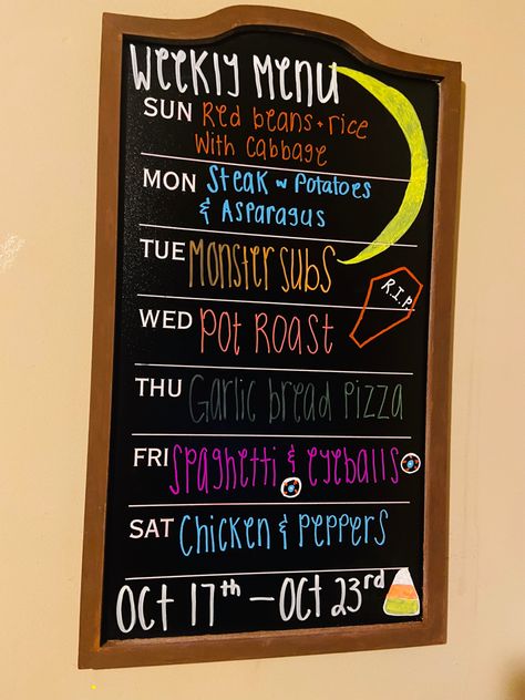 Chalkboard Menu Ideas, Weekly Menu Boards, Chalk Menu, Menu Chalkboard, Calendar Decal, Garlic Bread Pizza, Weekly Dinner Menu, Halloween Doodles, Easy Toddler Meals