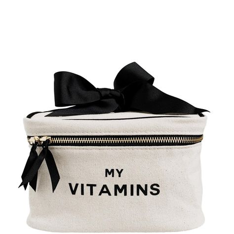 Vitamin Storage Ideas, Vitamin Storage, Organization Essentials, Well Read, Travel Bag Organization, Travel Box, Pill Case, Pet Bottle, Berets