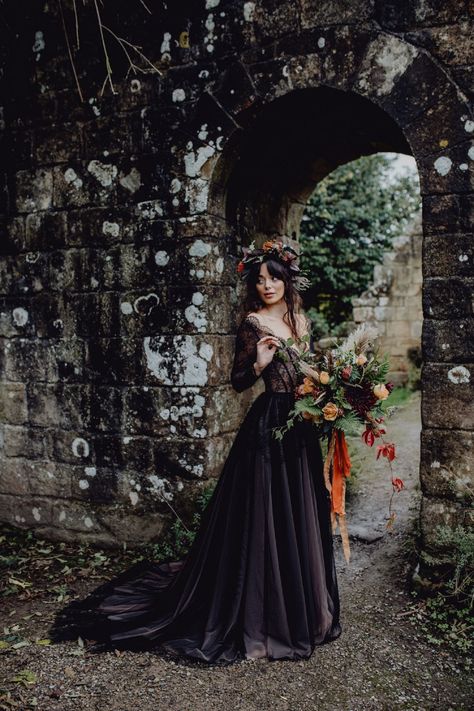 Gothic Photoshoot, Moody Victorian, Ethereal Wedding, Romantic Goth, Fantasy Wedding, Victorian Gothic, Elopement