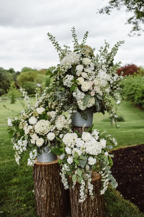 Wooden Stand For Wedding Decoration, Wedding Flower Pots Outdoor, Rustic Floral Decor, Bougainvillea Wedding, Planning 2023, Arches Wedding, Wedding Arches Outdoors, Hot Pink Wedding, Wedding Archway