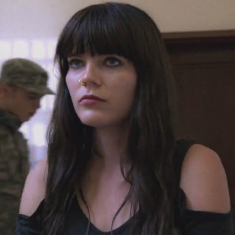 mandy milkovich icon Mandy Milkovich Icon, Mandy Milkovich Outfit, Mandy Milkovich Season 1, Mandy Milkovich Aesthetic, Mandy And Ian, Mandy Shameless, Milkovich Aesthetic, Shameless Season 2, Emma Greenwell