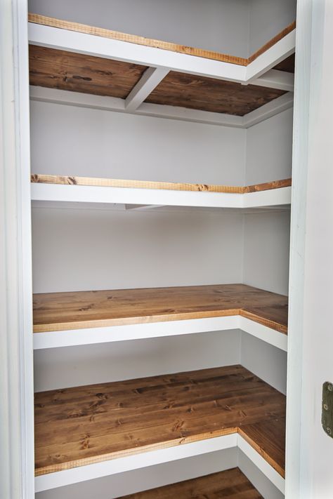 Build Pantry Shelves, Diy Corner Pantry, Build Pantry, Corner Closet Shelves, Diy Pantry Shelves, Pantry Closet Design, Corner Closet, Pantry Shelves, Corner Pantry