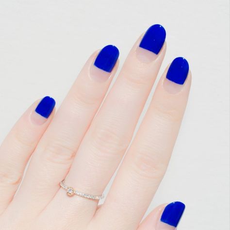 undefined  - Cosmopolitan.com Hipster Nail Art, Nail Designs Diy, Minimalist Nail, Minimal Nails Art, White Manicure, Minimalist Nail Art, Minimal Nails, Nails Blue, Super Nails