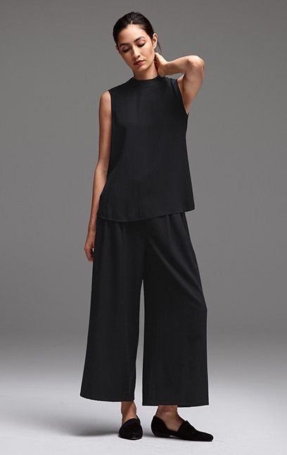 Eileen Fisher Capsule Wardrobe, Black Linen Pants Outfit, Eileen Fisher Style, Elegant Clothes, Looks Chic, 가을 패션, Fashion Over 50, Elegant Outfit, Minimal Fashion