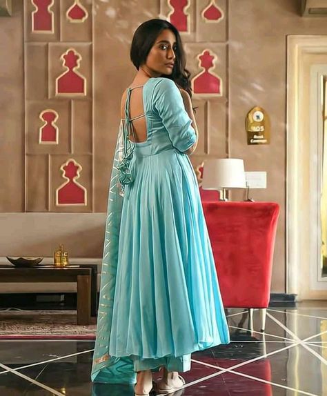 Blue Frock, Stylish Kurtis Design, Long Frock Designs, Gown Party Wear, Long Gown Design, Anarkali Dress Pattern, Simple Kurta Designs, Designer Kurti Patterns, Simple Kurti Designs