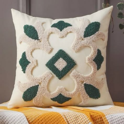 Diy Pillow Designs, Needle Cushion, Punch Needle Ideas, Cushion Embroidery, Crochet Cushion, Mode Crochet, Handmade Pillowcases, Cushion Cover Designs, Geometric Embroidery