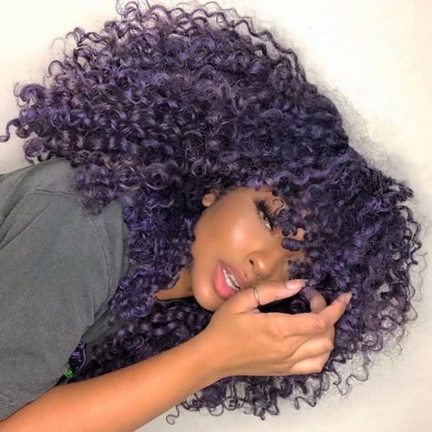 Which Hair Colour, Dyed Curly Hair, Colored Curly Hair, Temporary Hair Color, Dyed Natural Hair, Natural Hair Community, Curly Hair Inspiration, Hair Crush, Hair Painting