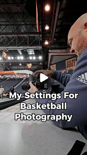 Sports Photography Ideas, Photo Ideas Poses, Gym Photography, Camera Ideas, My Messages, Photography Settings, Indoor Gym, Indoor Basketball, Basketball Photography