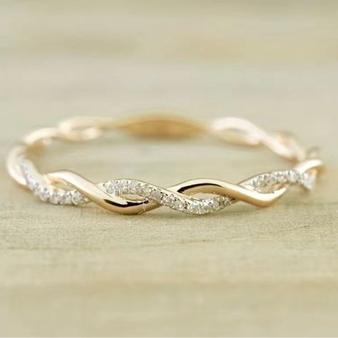 Pretty Twist Ring With Stone Details Stacked Wedding Rings, Womens Rings Fashion, Round Engagement Rings, Rose Gold Diamond Ring, Vintage Style Jewellery, Rings For Girls, Eternity Ring Diamond, Engagement Bands, Girl Party