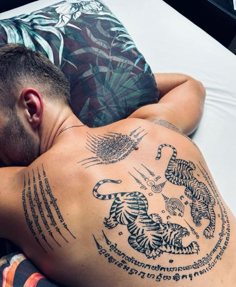 Japanese Back Tattoos For Guys, Sak Yant Back Tattoo, Japanese Back Tattoos, Back Tattoo Men, Mandala Tattoos For Women, Dragon Tattoo Arm, Japanese Back Tattoo, Buddhist Tattoo, Bamboo Tattoo