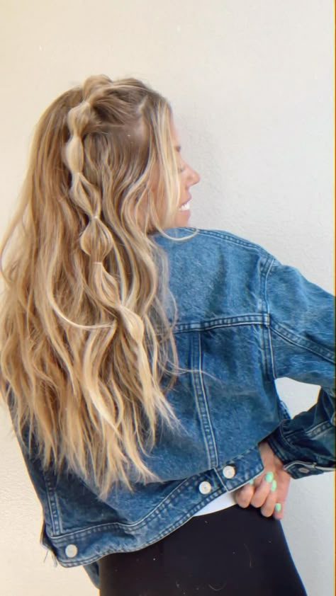 Such an easy and fun hairstyle!! | Hair styles, Cute hairstyles, Hair stylist life Homecoming Hair Down, Peinados Fáciles Para Cabello Corto, Hair Stylies, Work Hairstyles, Hairdo For Long Hair, Hair Stylist Life, Wedding Hairstyles For Long Hair, Easy Hairstyles For Long Hair, Everyday Hairstyles