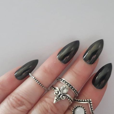 Gunmetal Nails, Gothic Nails, Nail Pops, Chrome Powder, Nails Fake, Self Taught, Painted Nail Art, New Year's Nails, Bling Nails