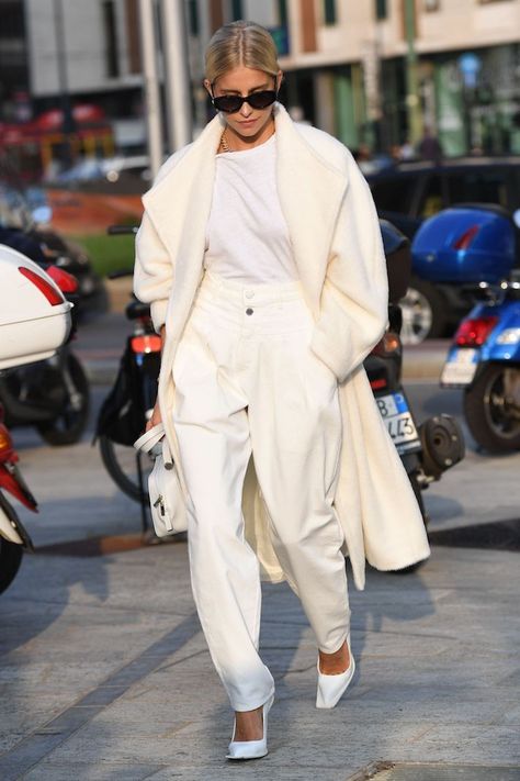 Milan Fashion Week Spring 2020 Street Style Looks You Need to See | StyleCaster Milan Fashion Week Spring 2020, 2020 Street Style, Milan Fashion Week Street Style, London Fashion Weeks, Looks Street Style, Milan Fashion Weeks, Spring Street Style, Total Look, Street Style Inspiration