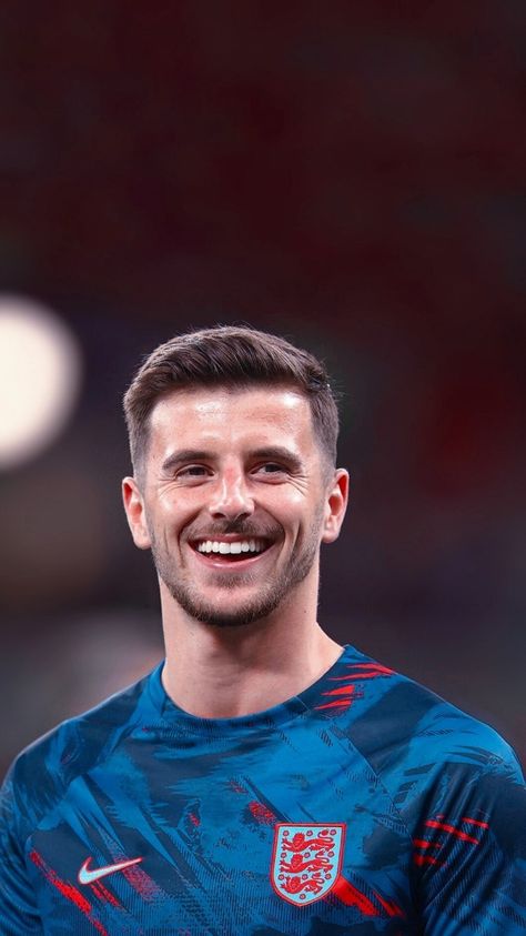 Mason Mount Haircut, Short Hair With Beard, Classic Mens Hairstyles, Chelsea Team, Cute Football Players, England Football Team, Mason Mount, Men's Short Hair, Men Haircut Styles