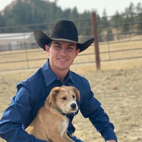 Jess Lockwood on Instagram: "JJ and i say thank you to @sweetprofeeds for the winters supply we just received" Jess Lockwood, Modern Cowboy, Rodeo Cowboys, Bull Riders, Country Men, I Said, Rodeo, Cowboy, Thank You