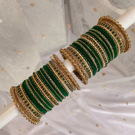 Green Bangles Bridal, Green Bengals Set, Green Colour Bangles Set, Green Jewellery Set Indian, Green Chudi Set, Green Bangles Set For Bride, Gold And Green Jewelry, Green Bangles Set, Mehndi Bangles