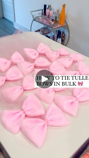 Tulle Bows Diy Christmas, Diy Bow Decorations, Tulle Bows Diy Decoration, Tulle Bows Diy, Tying Hacks, Bow Backdrop, Tule Bows, Bow Tying, Giant Bow