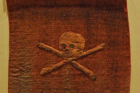 Rare 18th century red Jolly Roger pirate flag goes on public display for first time - Mirror Online Take No Prisoners, Jolly Roger Flag, No Quarter, Pirate Flag, Pirate Life, Jolly Roger, Red Flag, Medieval Art, The Flag