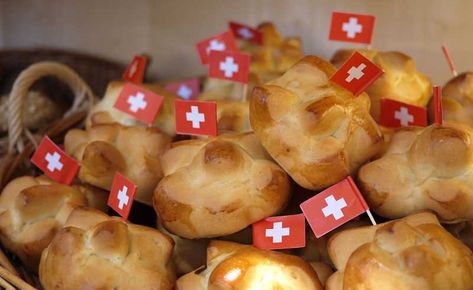 August 1 Swiss National Day - 1. Augustweggli Misunderstood People, Switzerland Food, Swiss Christmas, Christmas Bread Recipes, Swiss National Day, Swiss Cuisine, Swiss Recipes, Food Traditional, Traditional Sweets