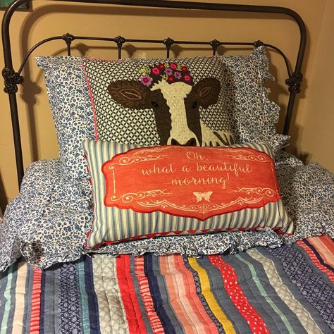 Pioneer Woman Bedding collection Barn Dance Quilt Pioneer Woman Bedding, Pioneer Woman Bedroom, Beach Bedding Sets, Pioneer Woman Kitchen Decor, Woman Bedding, Pioneer Woman Kitchen, Floral Comforter, Bedroom Quilts, Fall Bedroom