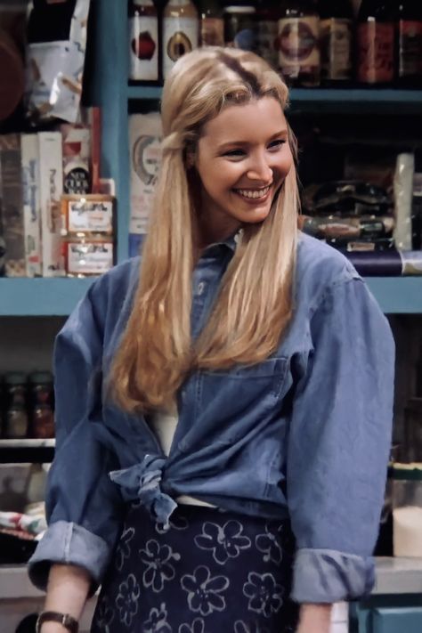 Friends Fashion Phoebe, Whimsie Goth, Phoebe Buffay Aesthetic, Phoebe Friends, Lisa Kudrow Friends, Phoebe Buffay Outfits, Friends Phoebe, Lisa Kudrow, Tv Show Outfits