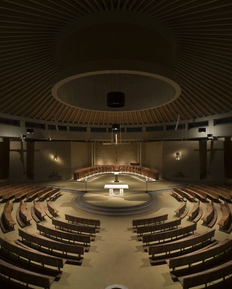 Futuristic Auditorium, Round Auditorium, Heatherwick Studio, Public Library Design, Right Place Right Time, Church Design Architecture, Architecture House Design, Church Building Design, Auditorium Design