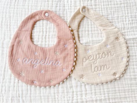 Hampers Baby, Toddler Purse, Personalized Bibs, Kids Purse, Puppy Harness, Iron On Embroidery, Newborn Swaddle, Embroidery Threads, Girls Purse