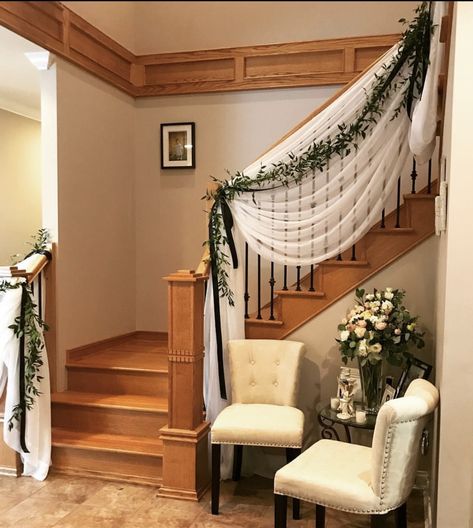 Stair Railing Wedding Decoration, Bridal House Decoration, Staircase Wedding Decor Railings, Wedding Staircase Decoration Simple, Wedding Banister Decor Railings, Stairs Wedding Decoration, Railing Decorations For Wedding, Wedding Stairs Decoration, Wedding Staircase Decoration Railings