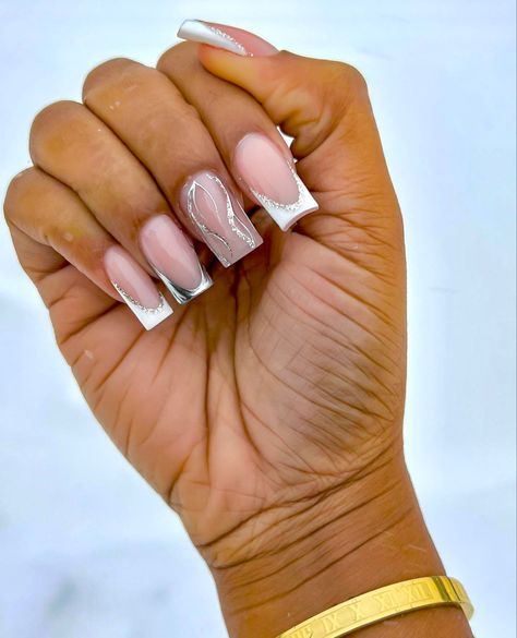 Short Acrylic Nails Silver Glitter, White And Silver Nails Acrylic Square, White And Chrome French Tip Nails, French Tip And Silver Nails, White French Tip Nails With Silver, White And Silver Short Nails, Silver Short Nail Designs, French Tip Acrylic Nails Chrome, Silver Chrome Nails French Tip